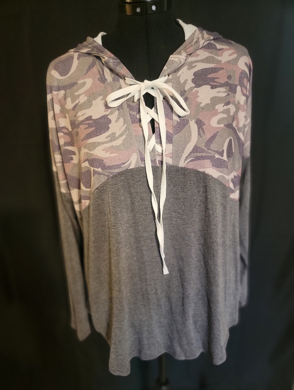 Casual Hooded Lace-Up Camo Print Top - Gray & Mauve